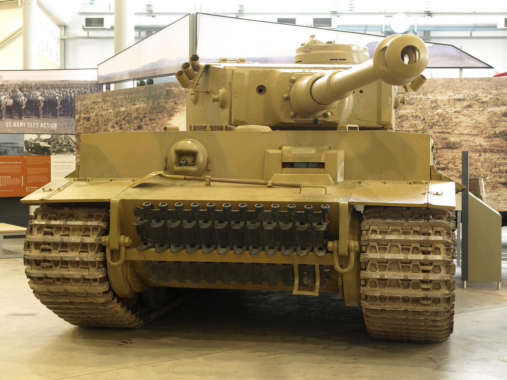 Где танк тигр. Танк тигр 131. Танк тигр Бовингтон. PZKPFW 6 Ausf h. Танк тигр 2000.